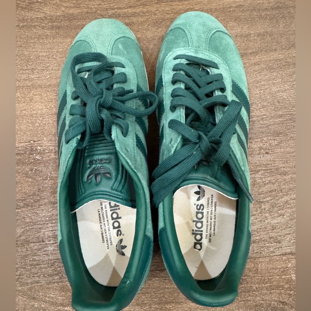 Adidas Originals- Gazelle Sneakers in Forest Green - M 9.5/W 10.5
